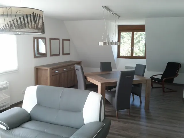 Coin repas et canapé